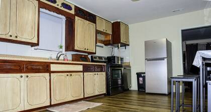Gorgeous 4 bedroom With Arcade Country Living