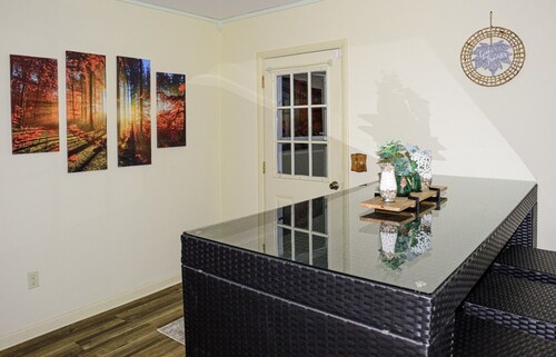 Gorgeous 4 bedroom With Arcade Country Living