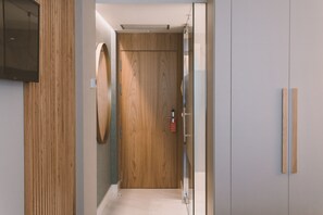 Down duvets, desk, free WiFi, bed sheets