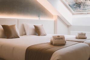 Down duvets, desk, free WiFi, bed sheets