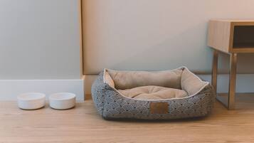 Down duvets, desk, free WiFi, bed sheets