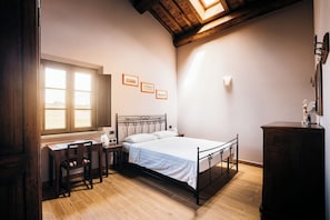 4 bedrooms, in-room safe, iron/ironing board, travel crib