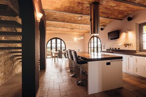 Macchina per tè/caffè, frigorifero, microonde, forno