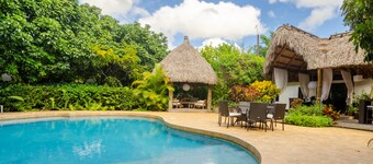 Tiny Paradise house in Japanese Garden.