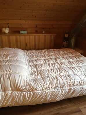 3 chambres, fer et planche à repasser