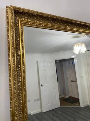 Apartment | Living area | Fireplace - Amama's Cabin (Great Yarmouth)