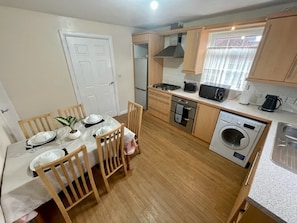 Cabin | Shared kitchen