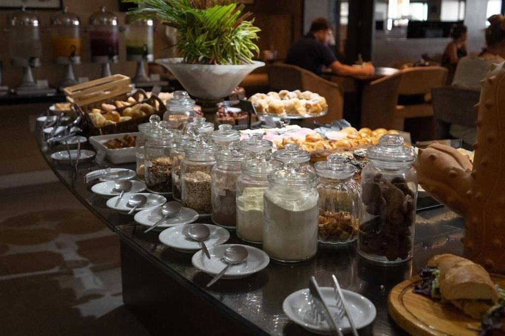 Classic Studio | Dining