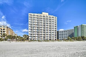 Exterior - 4 Mi to Broadway at the Beach: Oceanfront Getaway (Myrtle Beach)