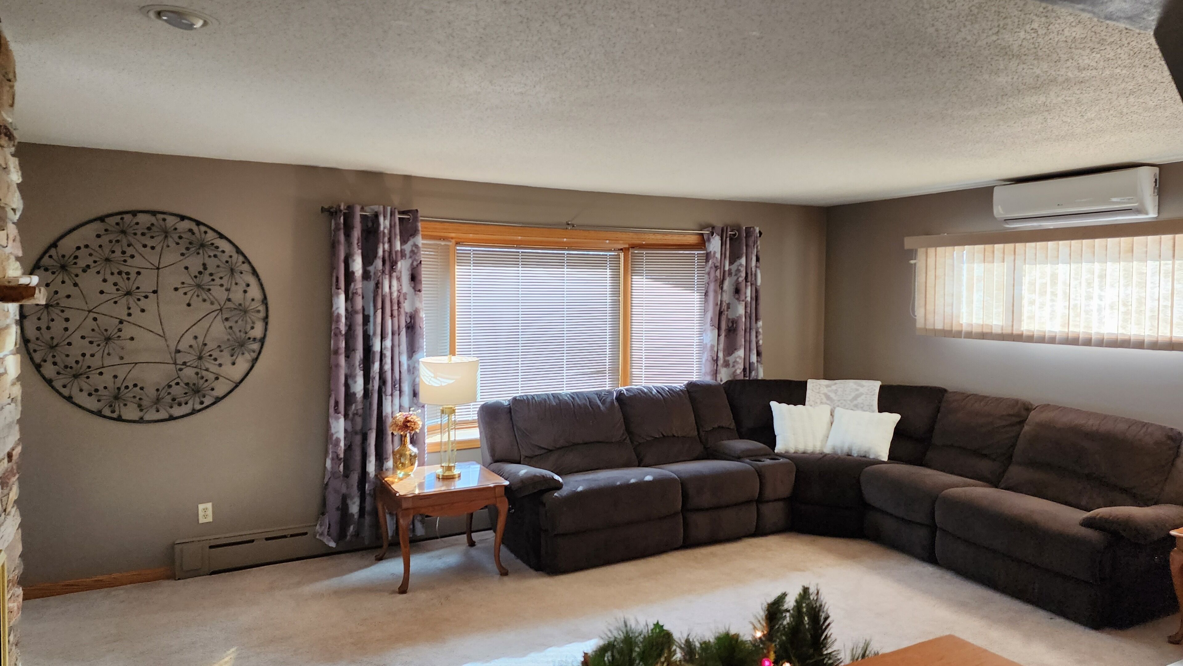 Smart TV, fireplace, DVD player