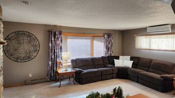 Smart TV, fireplace, DVD player