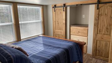 1 Schlafzimmer, Bügeleisen/Bügelbrett, Bettwäsche