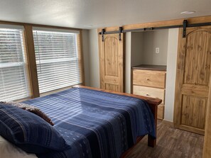 1 Schlafzimmer, Bügeleisen/Bügelbrett, Bettwäsche