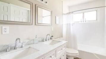 Hårtørrer, håndklæder, Sæbe, Shampoo