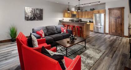 Modern Glacier Getaway - 2 bed/2 bath