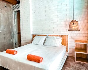 Basic Double Room | Individually decorated, individually furnished, free WiFi, bed sheets - Stamp Beach Club (Cartagena)