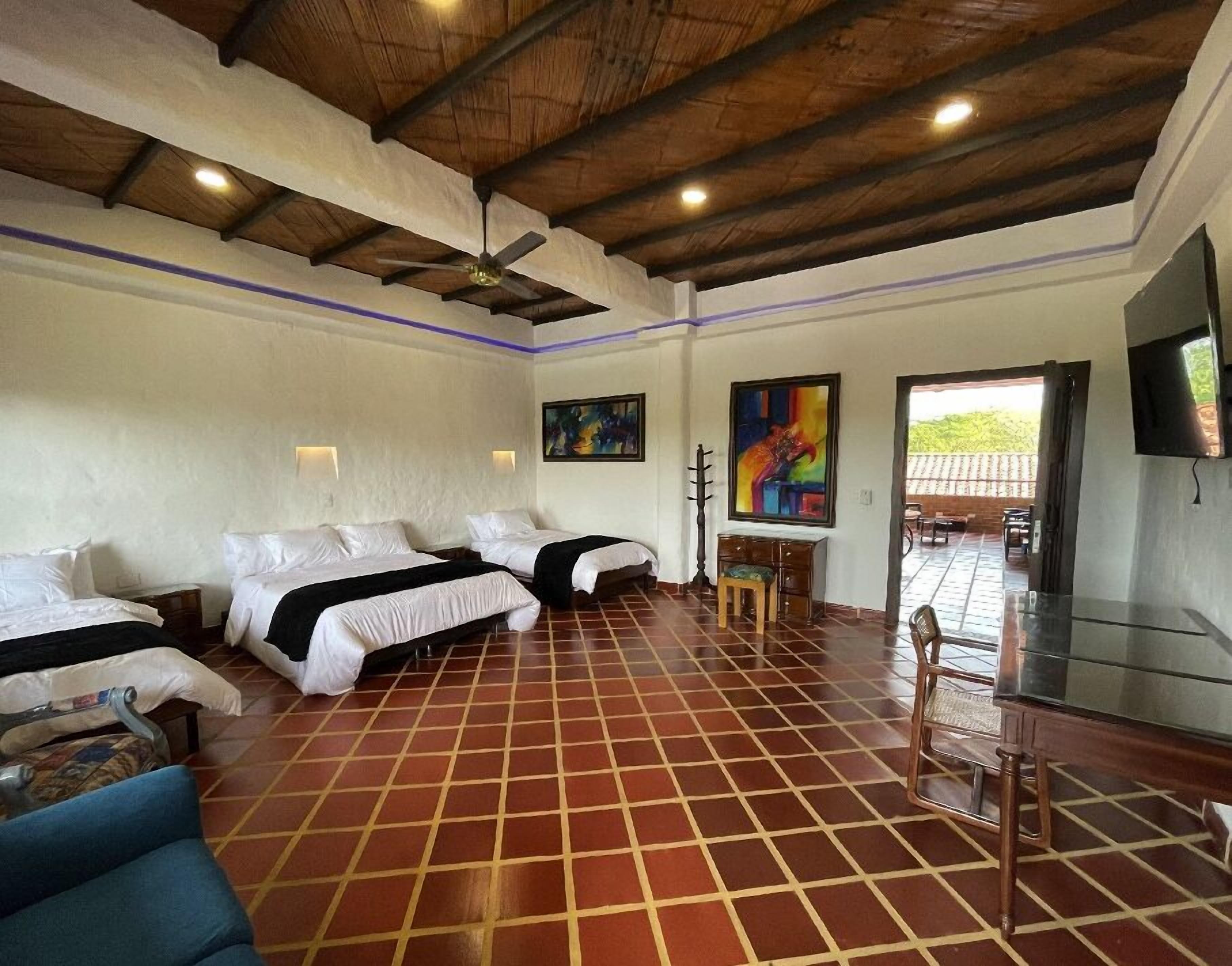 Down duvets, in-room safe, individually decorated, desk