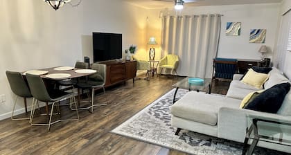 Home away from home! Close to everything.  2bed/2 bath