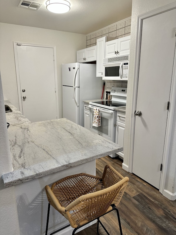 Fridge, microwave, oven, stovetop