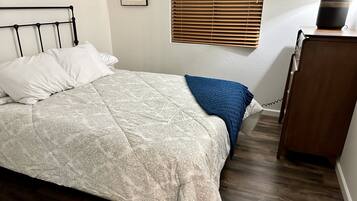 2 bedrooms, desk, iron/ironing board, free WiFi
