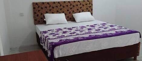 1 soverom, skrivebord, wi-fi og sengetøy