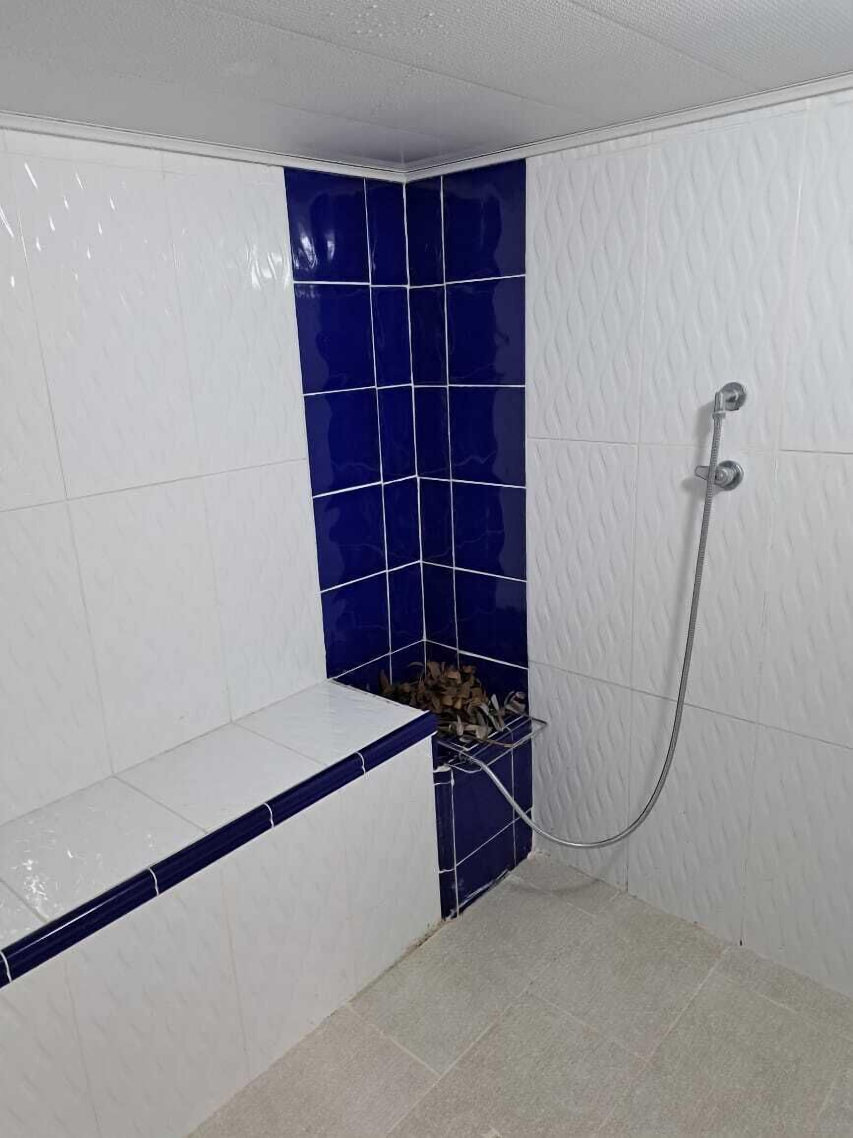 Turkish bath/hammam, hydrotherapy, sports massages, massages