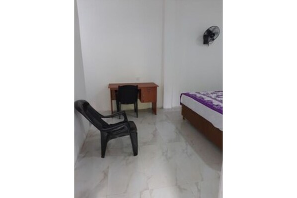 1 bedroom, WiFi, bed sheets