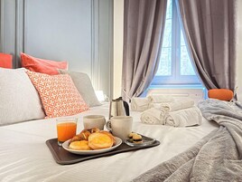 Family Apartment | 2 bedrooms, down comforters, pillowtop beds, individually decorated