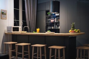 Family Apartment | Private kitchen | Full-size fridge, microwave, oven, stovetop