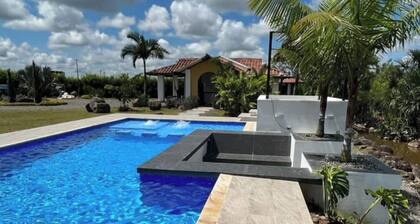 Pleasant country house with pool!