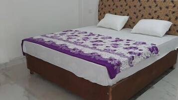 1 chambre, bureau, Wi-Fi, draps fournis