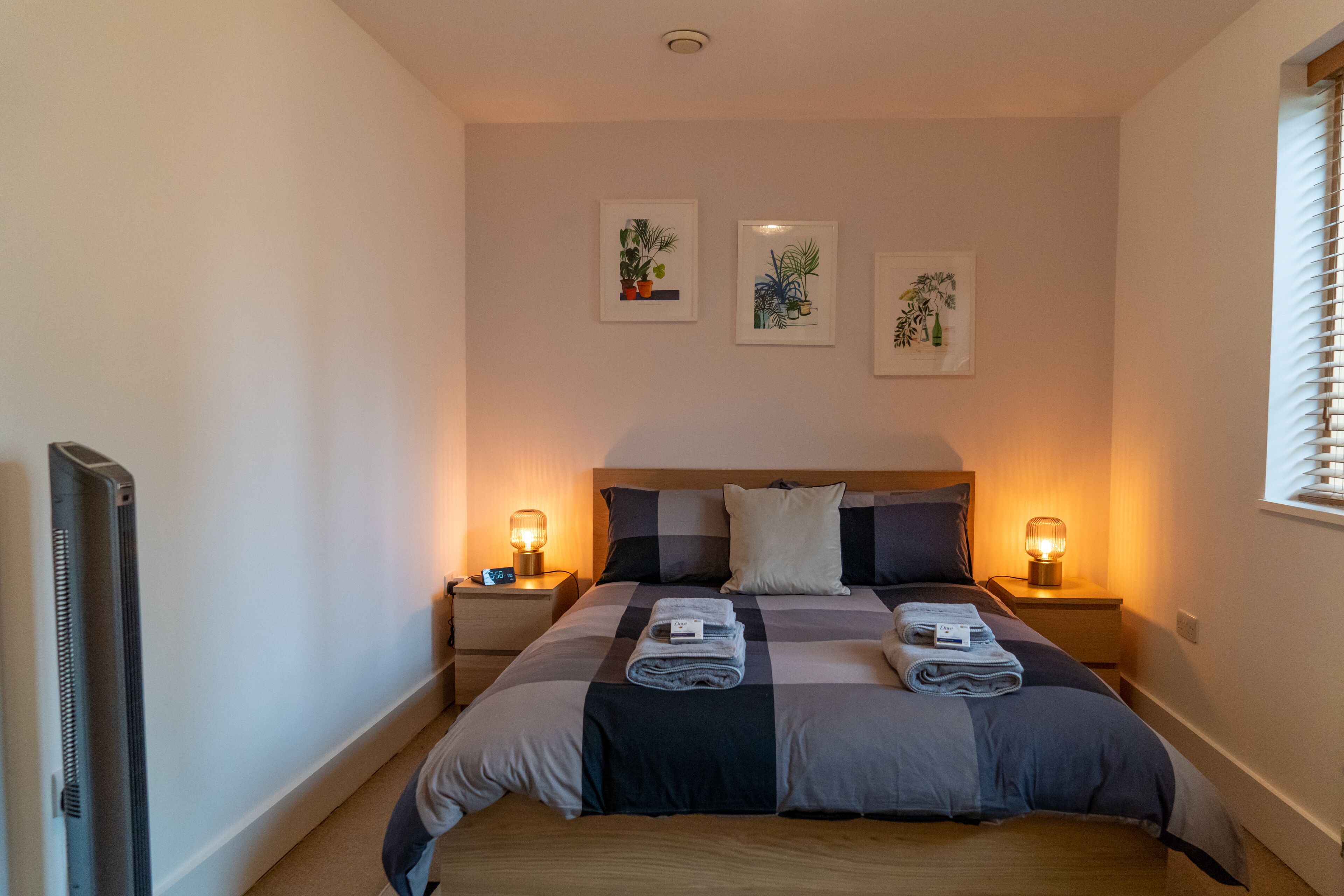 2 bedrooms, in-room safe, desk, iron/ironing board