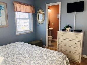 5 bedrooms, free WiFi - Aquarius 5 Bedroom Home by RedAwning (Supply)
