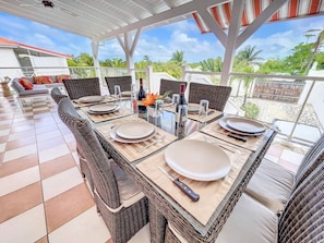 Outdoor dining