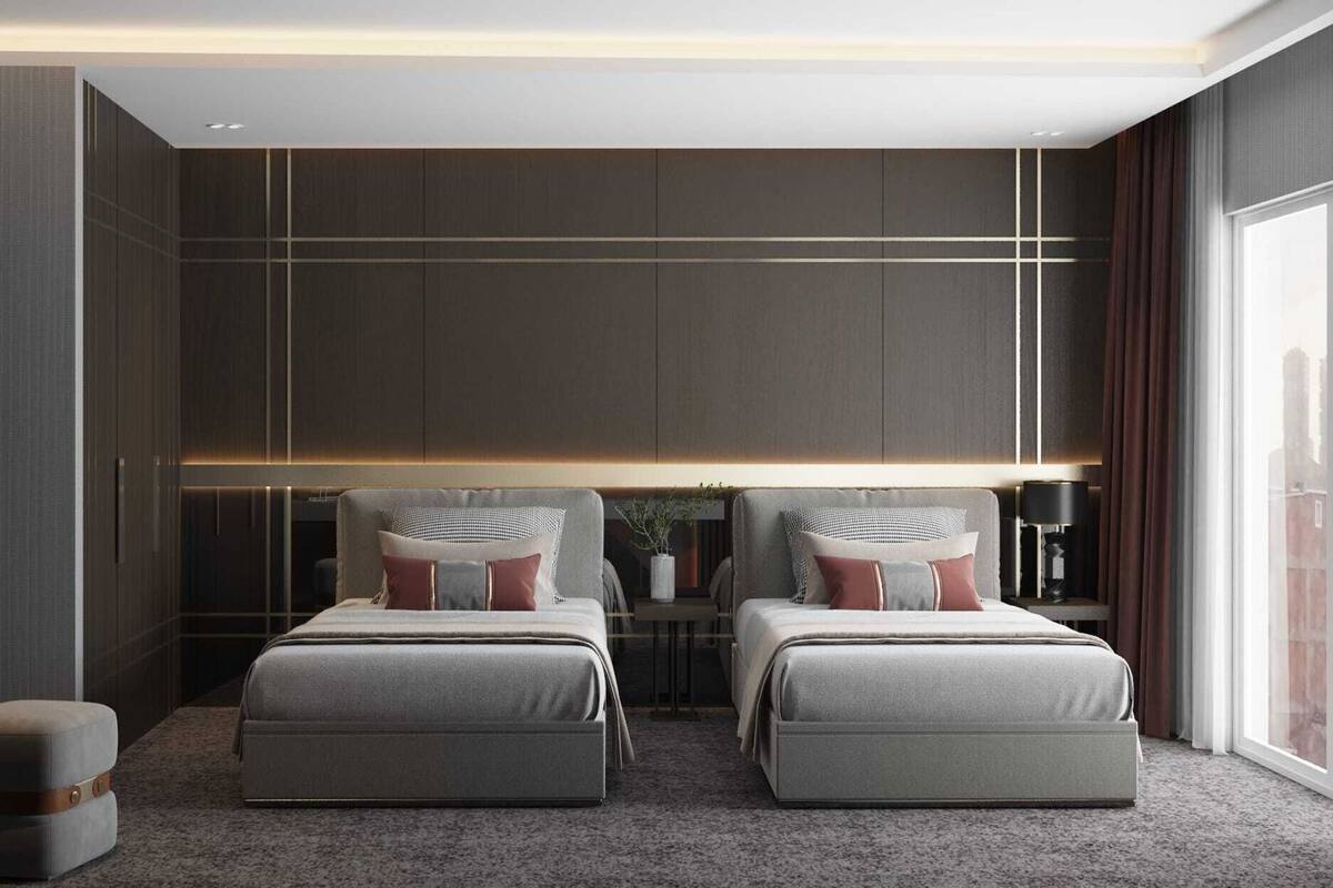 Une chambre moderne avec deux lits, une grande armoire et une vue sur la ville.