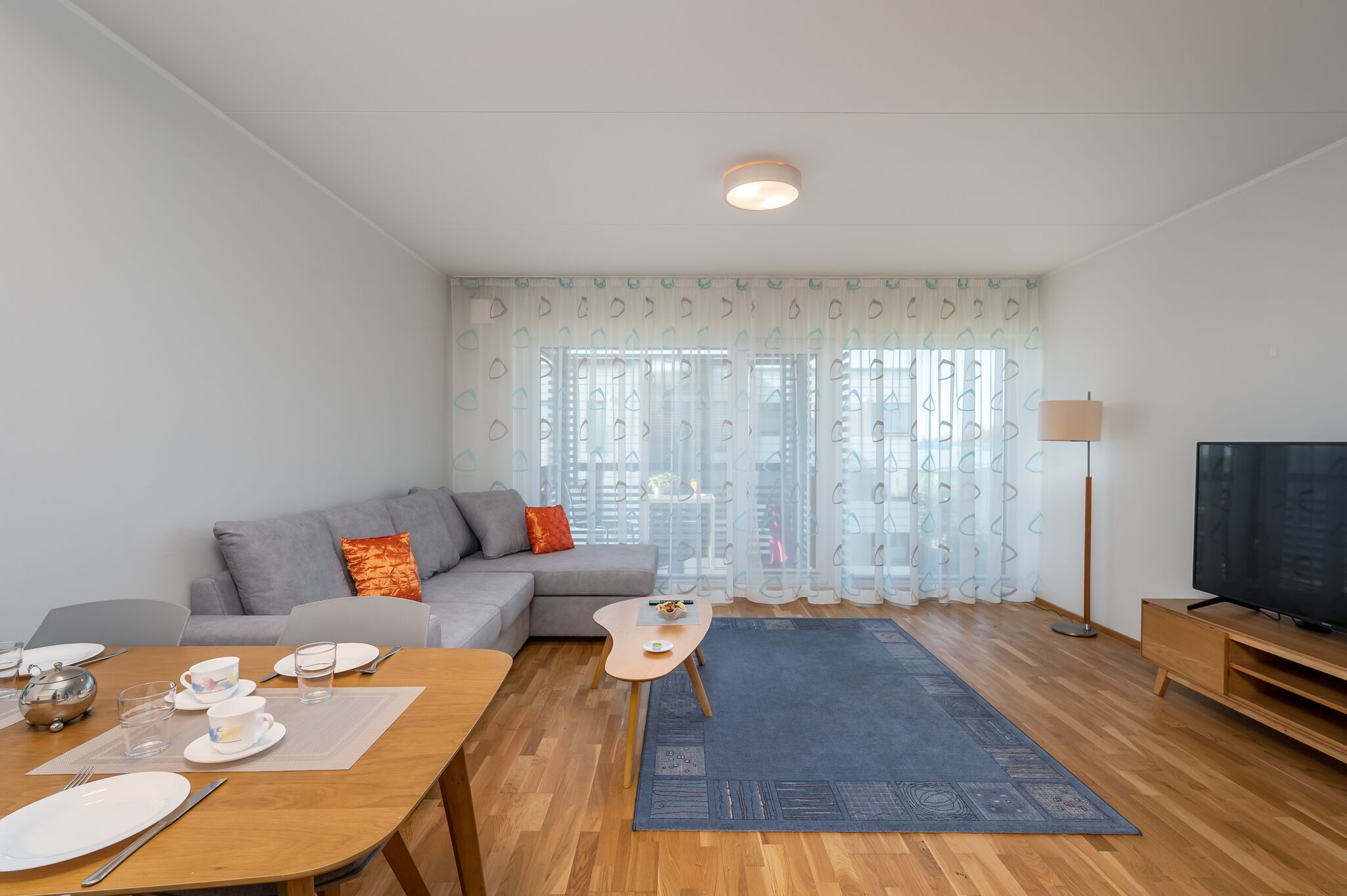 Departamento Confort | Área de sala de estar | Televisión LCD, Netflix, juguetes y servicios de streaming 