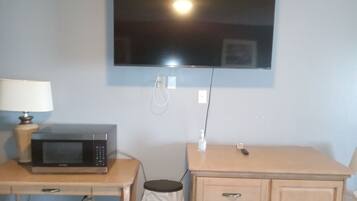 Basic Double Room | Blackout drapes, iron/ironing board, free WiFi