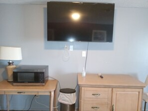 Habitación básica doble | Cortinas blackout, tabla de planchar con plancha y wifi gratis