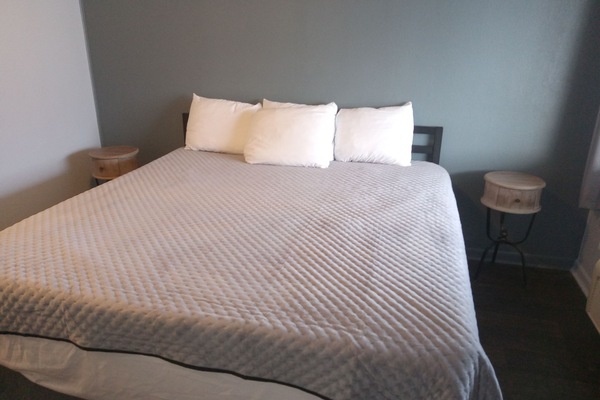 Basic Single Room | Blackout drapes, iron/ironing board, free WiFi