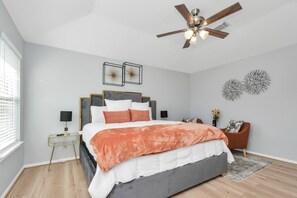 3 Schlafzimmer, Schreibtisch, Bügeleisen/Bügelbrett, kostenloses WLAN