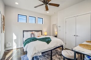1 chambre, fer et planche à repasser, Wi-Fi, draps fournis
