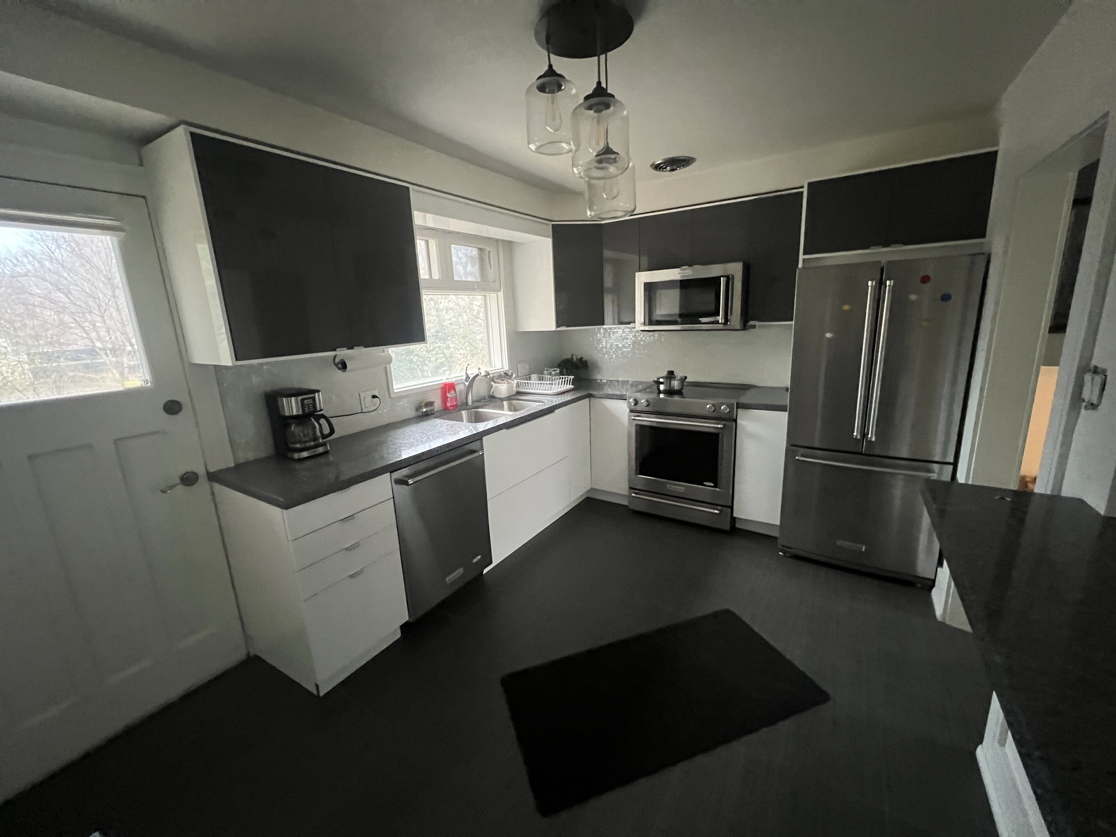 Geladeira, micro-ondas, fogão, cooktop