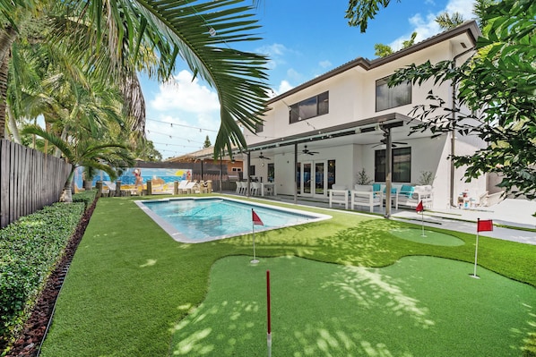 Outdoor pool, a heated pool