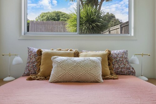 Four bedroom getaway close to the beach