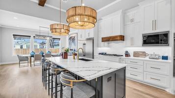 Frigorifero, microonde, forno, lavastoviglie