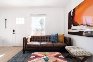 TV, offices - Bueno Bueno Casita - 7 min to Downtown - 4 Bdr (San Diego)