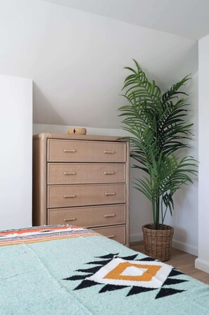 4 bedrooms, iron/ironing board, travel cot, WiFi