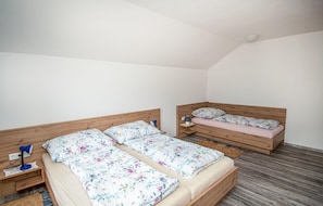 2 bedrooms, free WiFi, bed sheets