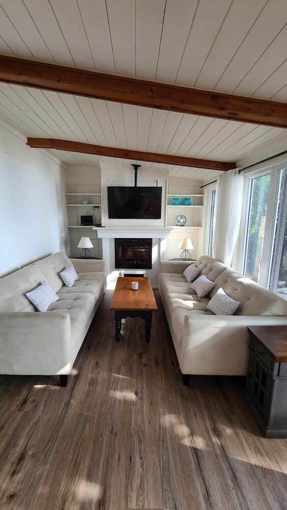 Lakefront Cottage Erie Breeze 3 bedroom, WIFI Selkirk Vrbo