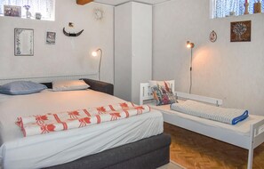 4 Schlafzimmer, Bügeleisen/Bügelbrett, kostenloses WLAN